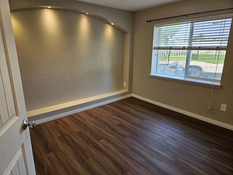 Building Photo - 4211 Lodge Pole Dr