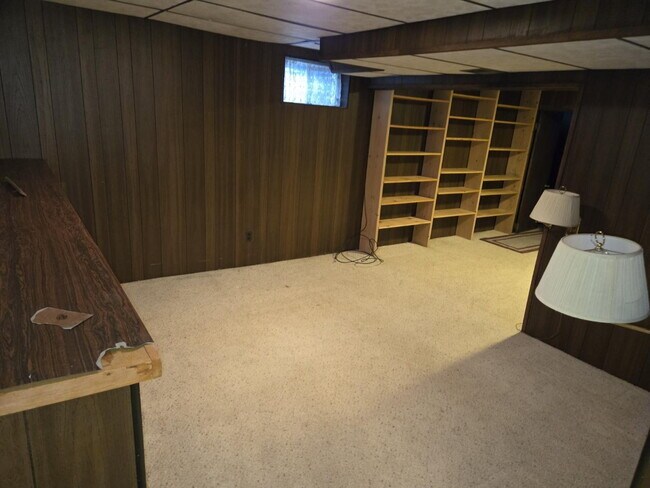 Building Photo - "Spacious 3-Bed, 3-Bath Townhouse in Heather Ridge South"