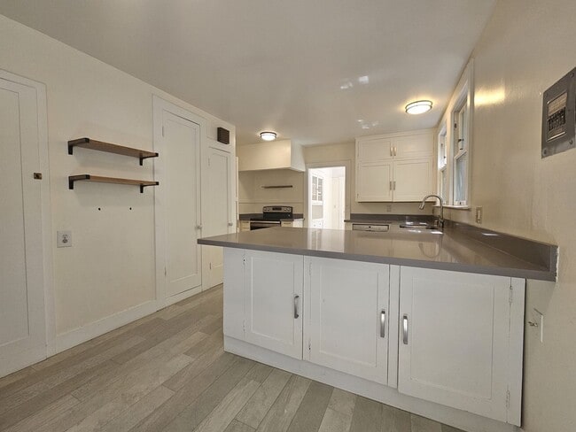 Building Photo - 4-Bedroom Single Family Home in Palo Alto-  lease take over