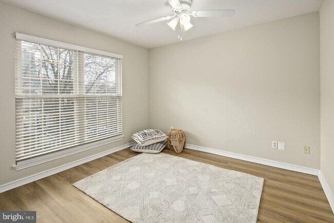 Building Photo - 12157 Penderview Terrace