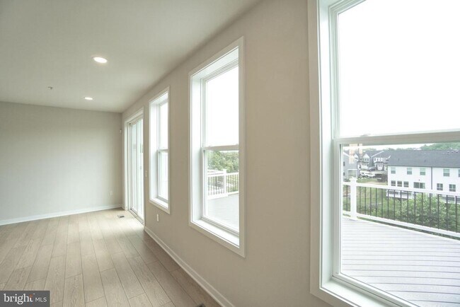 Building Photo - 332 Aspen Wy