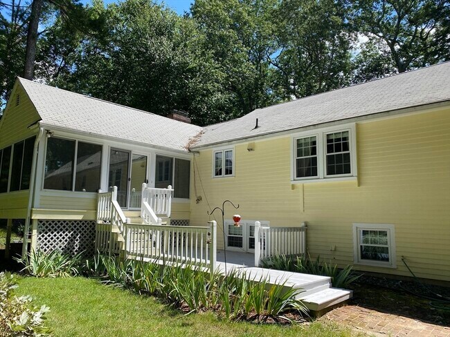 Building Photo - 1 Stonehill Rd
