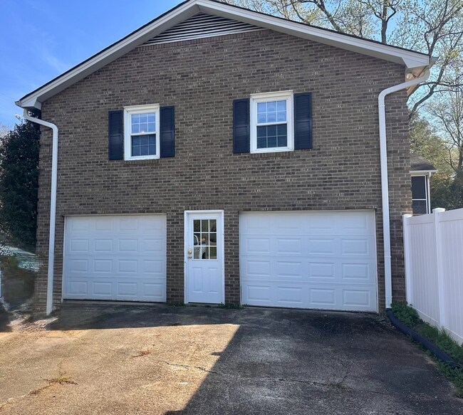 Building Photo - Beautiful 3-bedroom, 2.5-bath home in Clemmons