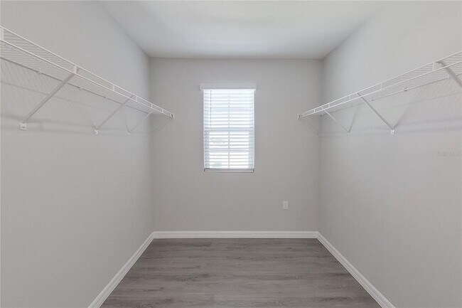 Building Photo - 8704 SW 44th Ct