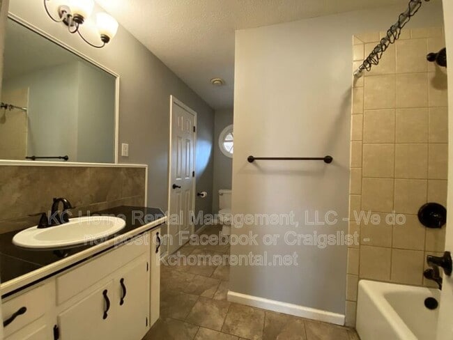 Building Photo - 6809 Marty St