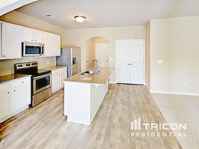 Building Photo - 182 Southwind Cir