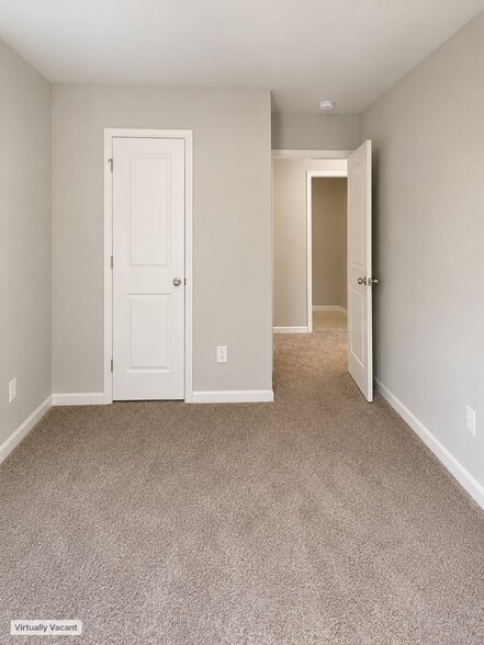 Building Photo - 3693 Acorn Dr