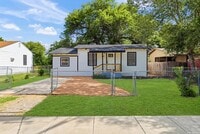 Building Photo - 219 La Manda Blvd