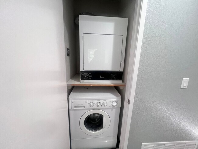 Building Photo - STUNNING 1BD/1BA CONDO IN FREMONT CA!!!!