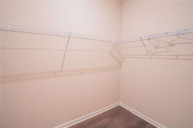 Building Photo - 2420 Boxwalking Ct