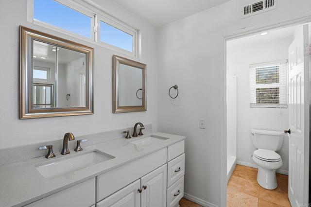 Building Photo - 2775 Southampton Rd