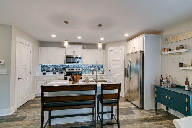 Building Photo - 210 Geneva Ln