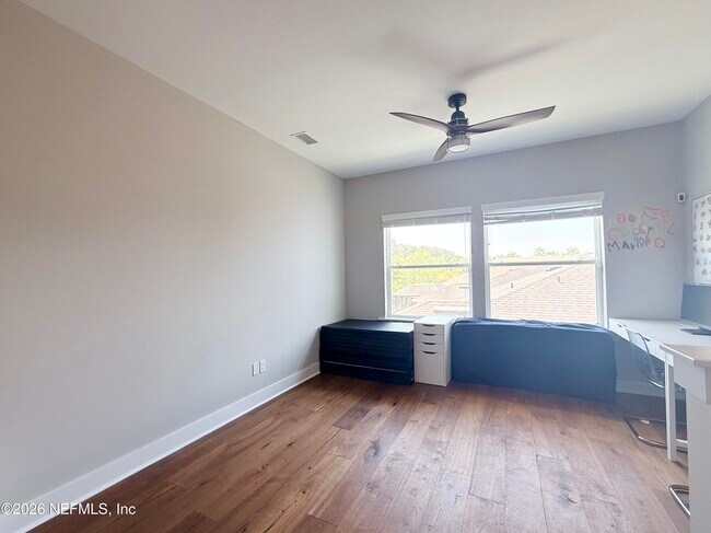 Building Photo - 161 Paradise Valley Dr