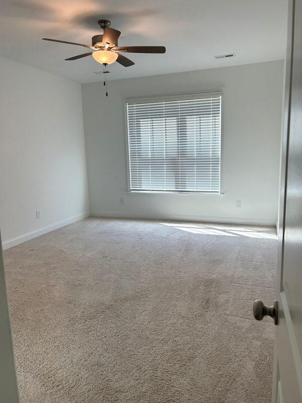 Building Photo - 241 Abelia Mdws Dr