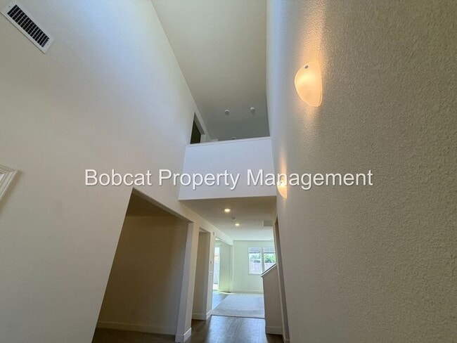 Building Photo - 1751 Boundary Peak St