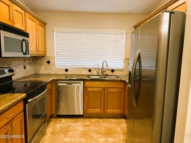 Building Photo - 7823 W Julie Dr