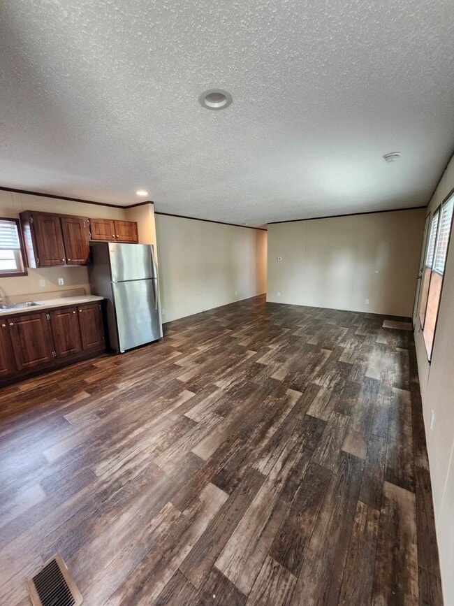 Building Photo - 402 Dorset Ln