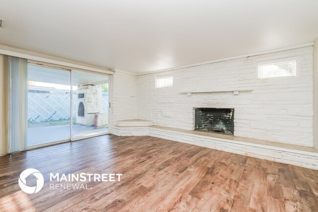 Building Photo - 1050 Normandy Blvd