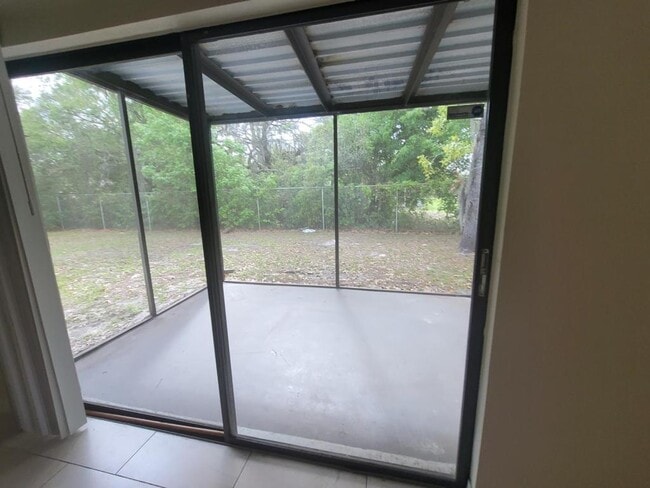 Building Photo - 7855 Pinehurst Dr