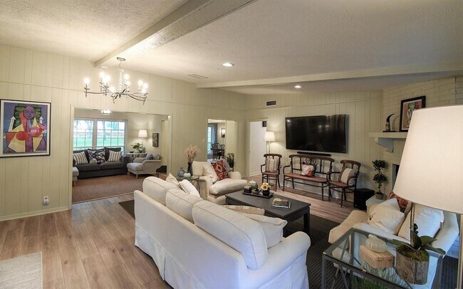 Building Photo - 34122 Pecan Hill Dr