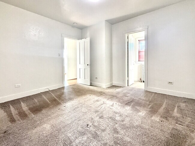 Building Photo - 203 Symphony Way