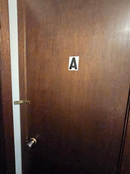 Building Photo - 1825 5th St SE