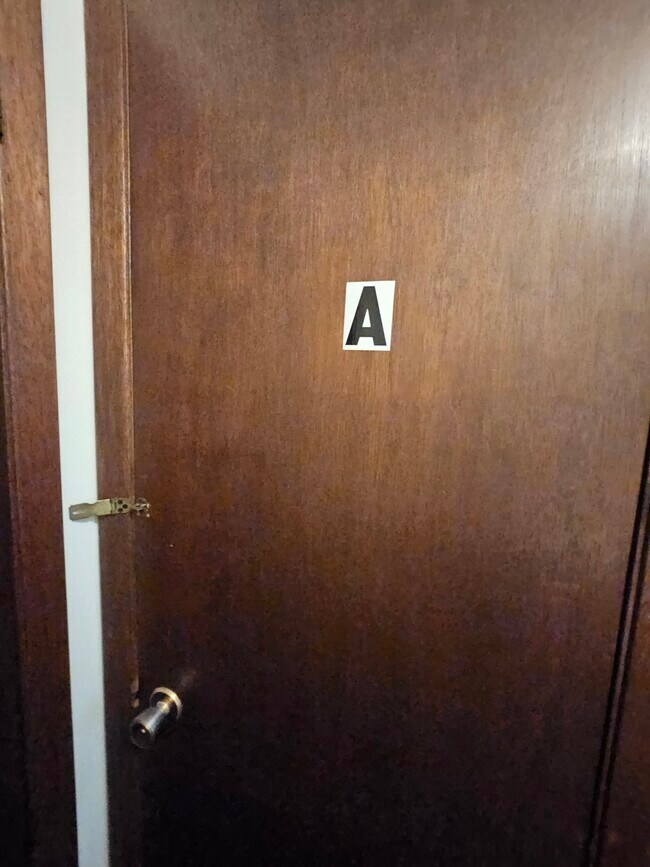 Building Photo - 1825 5th St SE