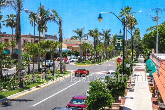 Building Photo - 2137 Date Palm Way