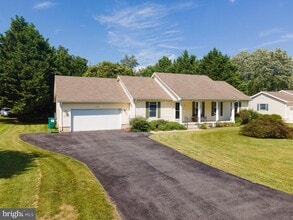 Building Photo - 110 Landing Dr