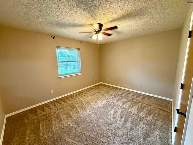 Building Photo - 4410 York St