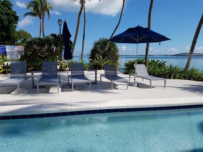 Building Photo - 2333 Brickell Ave