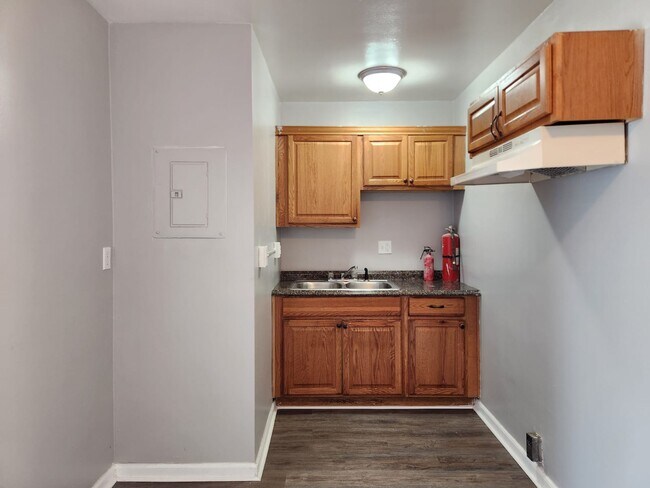 Building Photo - 16885 LahserApt A1-A1