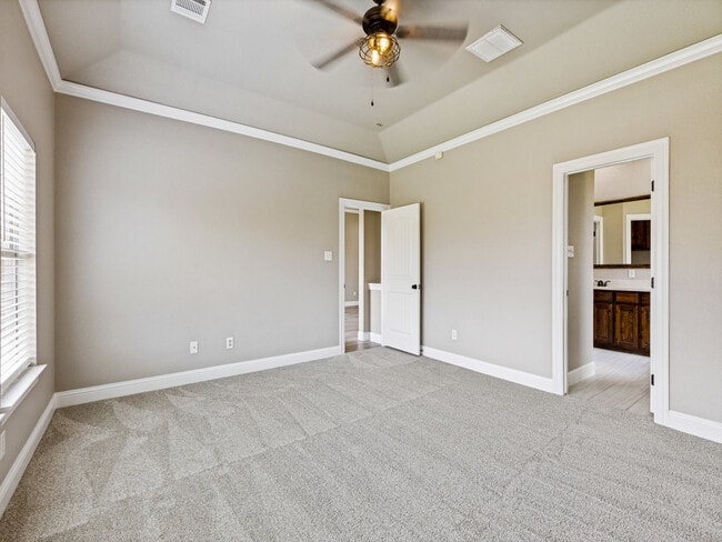 Building Photo - 455 Chisholm Trail