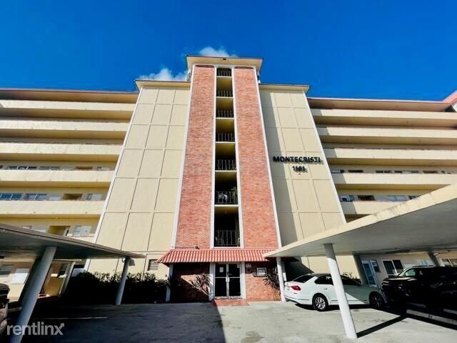 Building Photo - 3 br, 2 bath House - 1101 Crystal Lake Dr ...