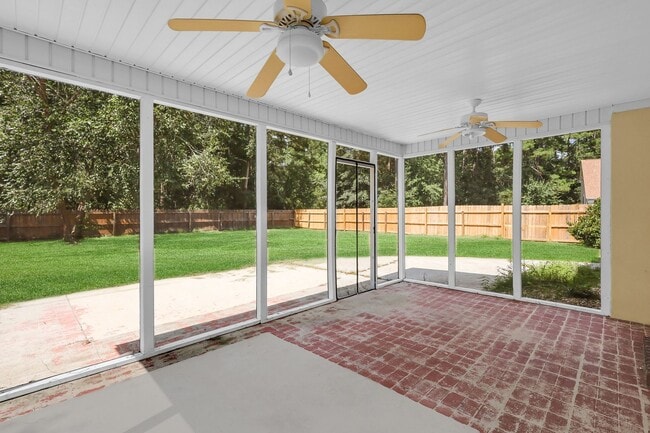 Building Photo - Stunning 4-bed Home in Hinesville With Two...