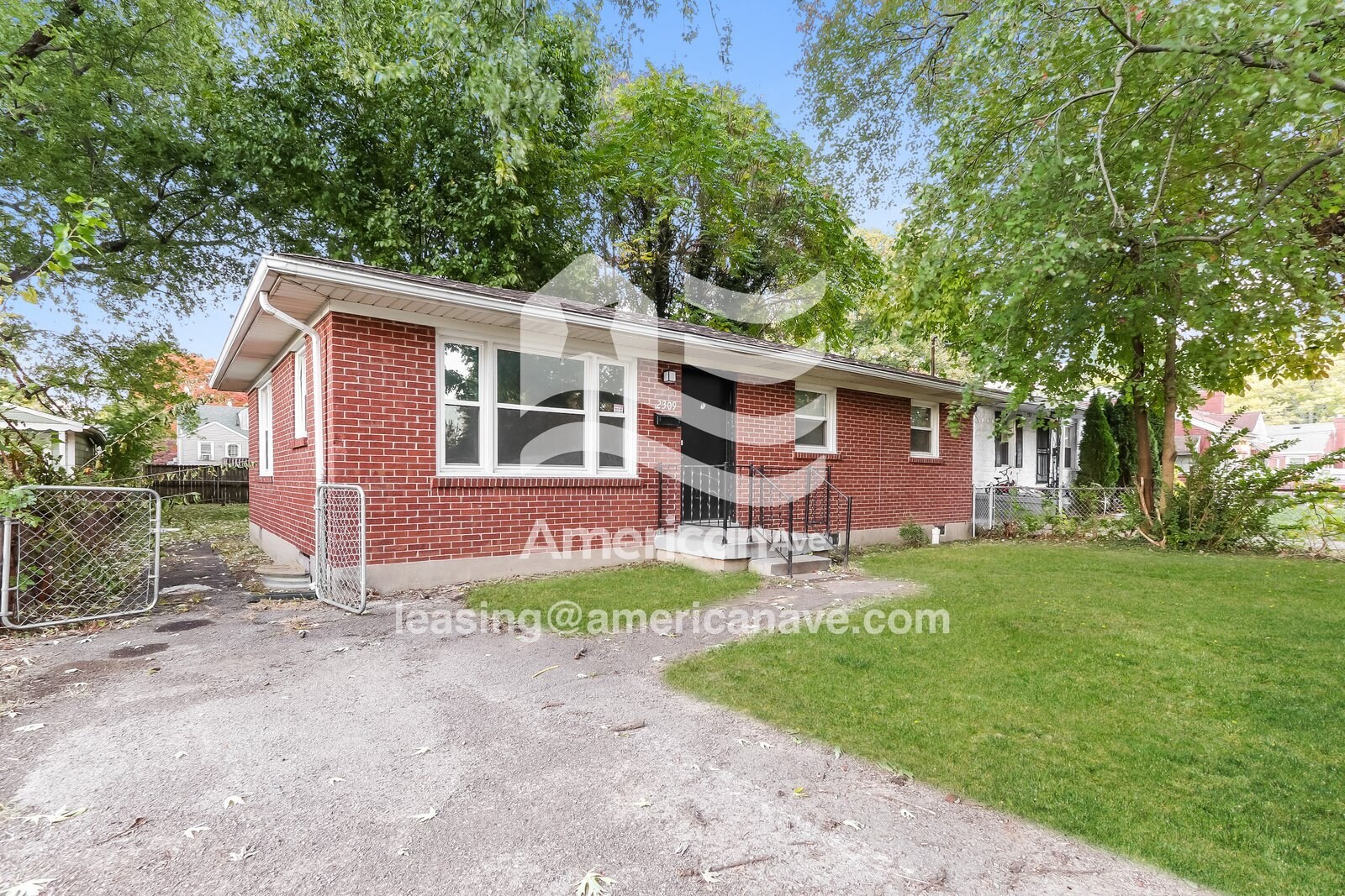 Building Photo - 2309 Dexter Ave