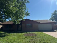 Building Photo - 208 Prairie Wind Blvd