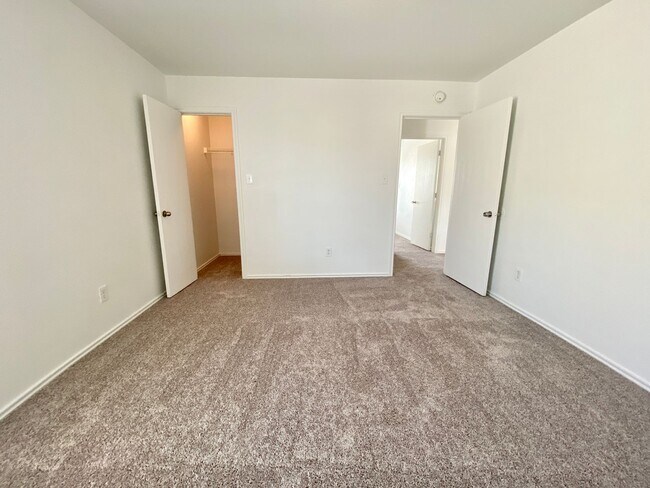 Building Photo - 6608 Ferrystone Pass