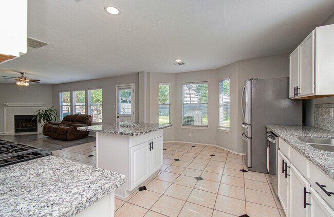 Building Photo - 16126 Coleburn Dr