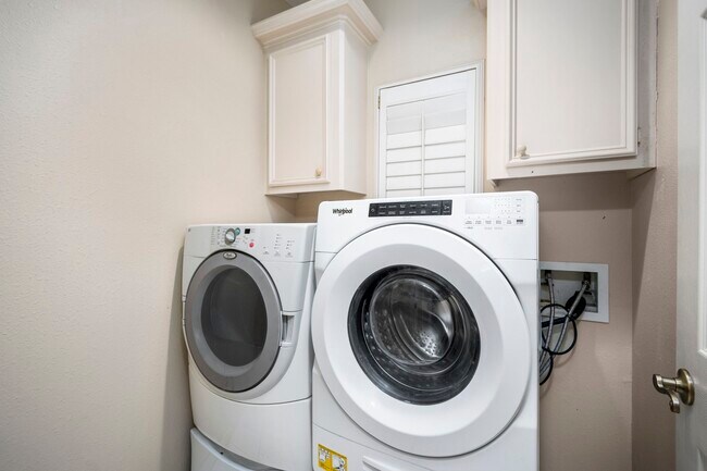 Building Photo - 14151 Buckingham Ln