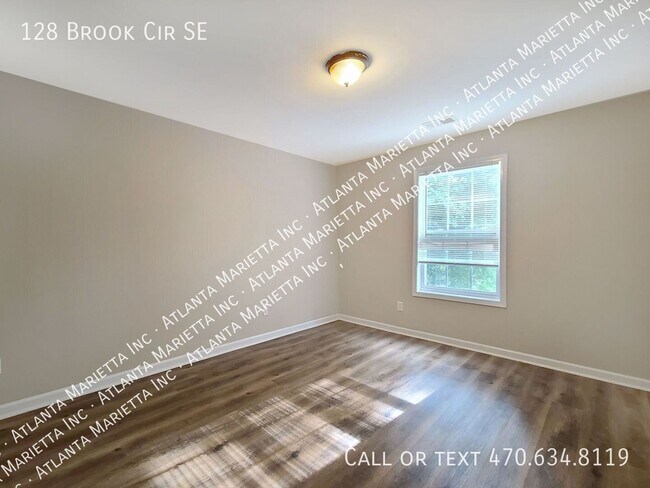 Building Photo - 128 Brook Cir SE