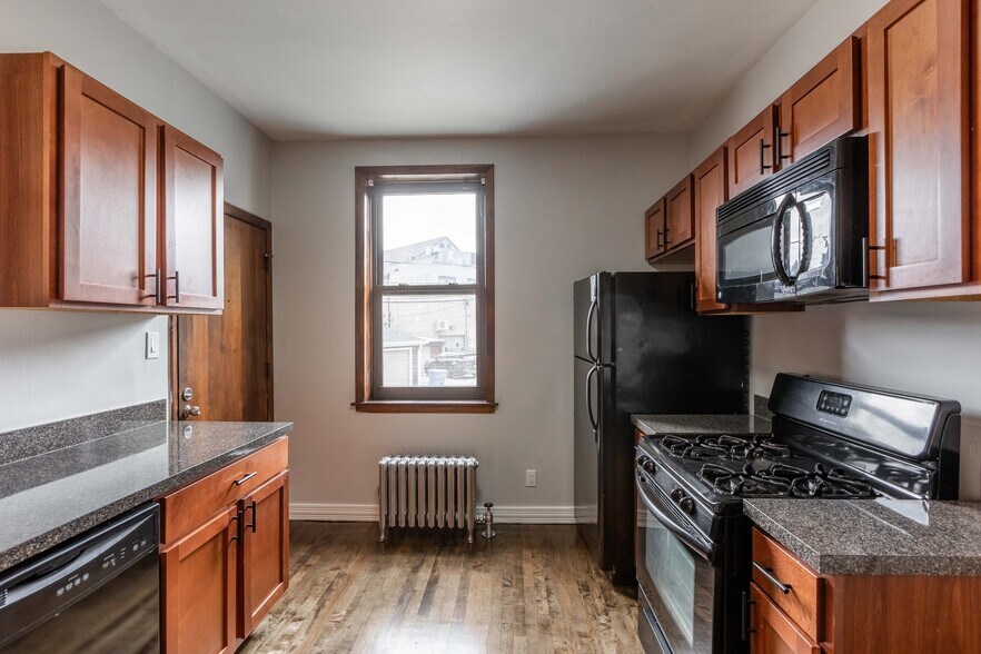 Building Photo - 3823 N Drake Ave