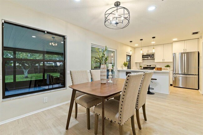 Building Photo - 1353 Wildwood Ct
