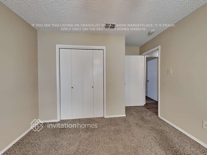 Building Photo - 305 Iberis Dr