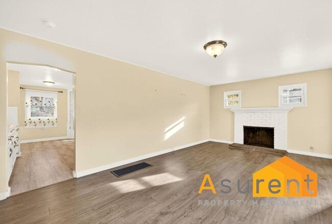 Building Photo - 270 Morton