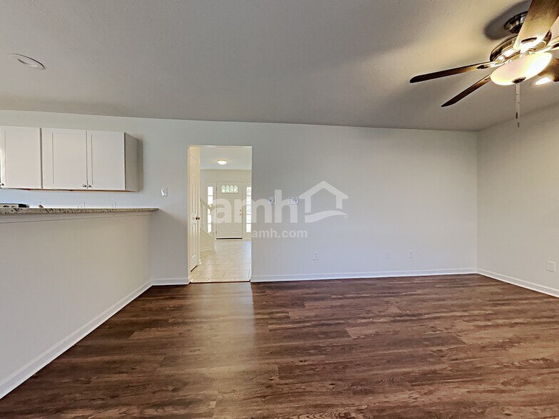 Building Photo - 4874 Oakton Way