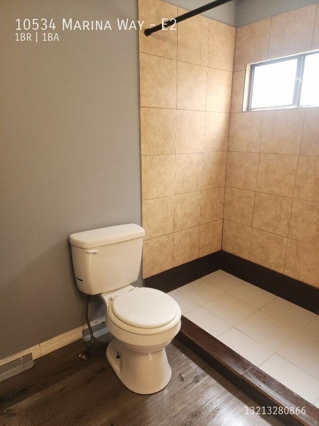 Building Photo - 10534 Marina Way