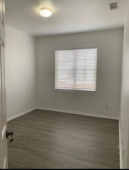 Building Photo - 1460 Rancho Rose Way