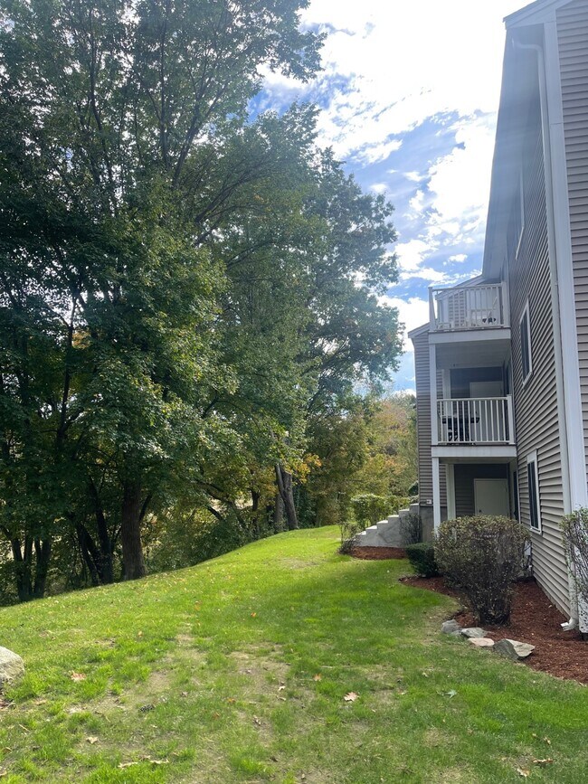 Building Photo - 42 Silver Hill Ln