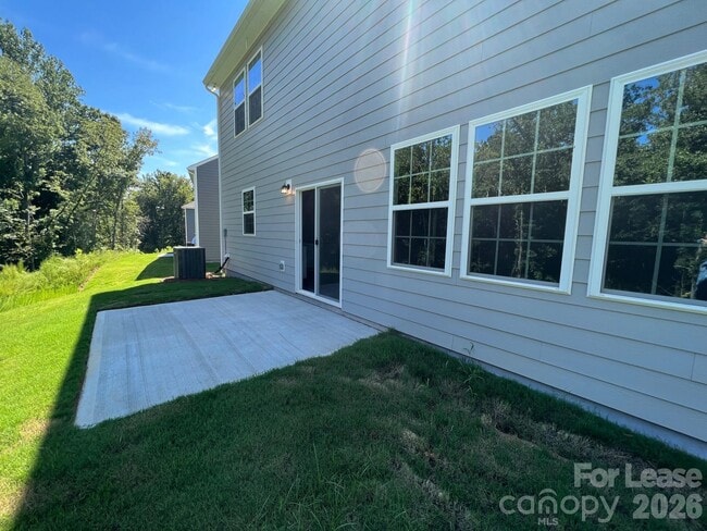 Building Photo - 202 Tackle Box Dr